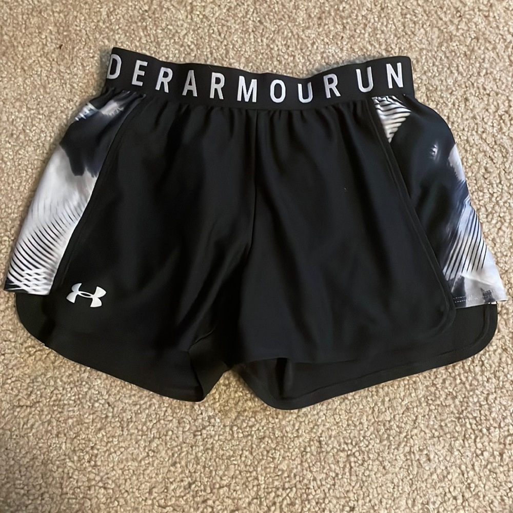 Underarmour run black shorts